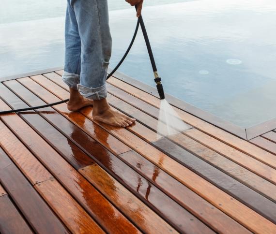 manutenzione-pavimenti-legno-esterni.jpg